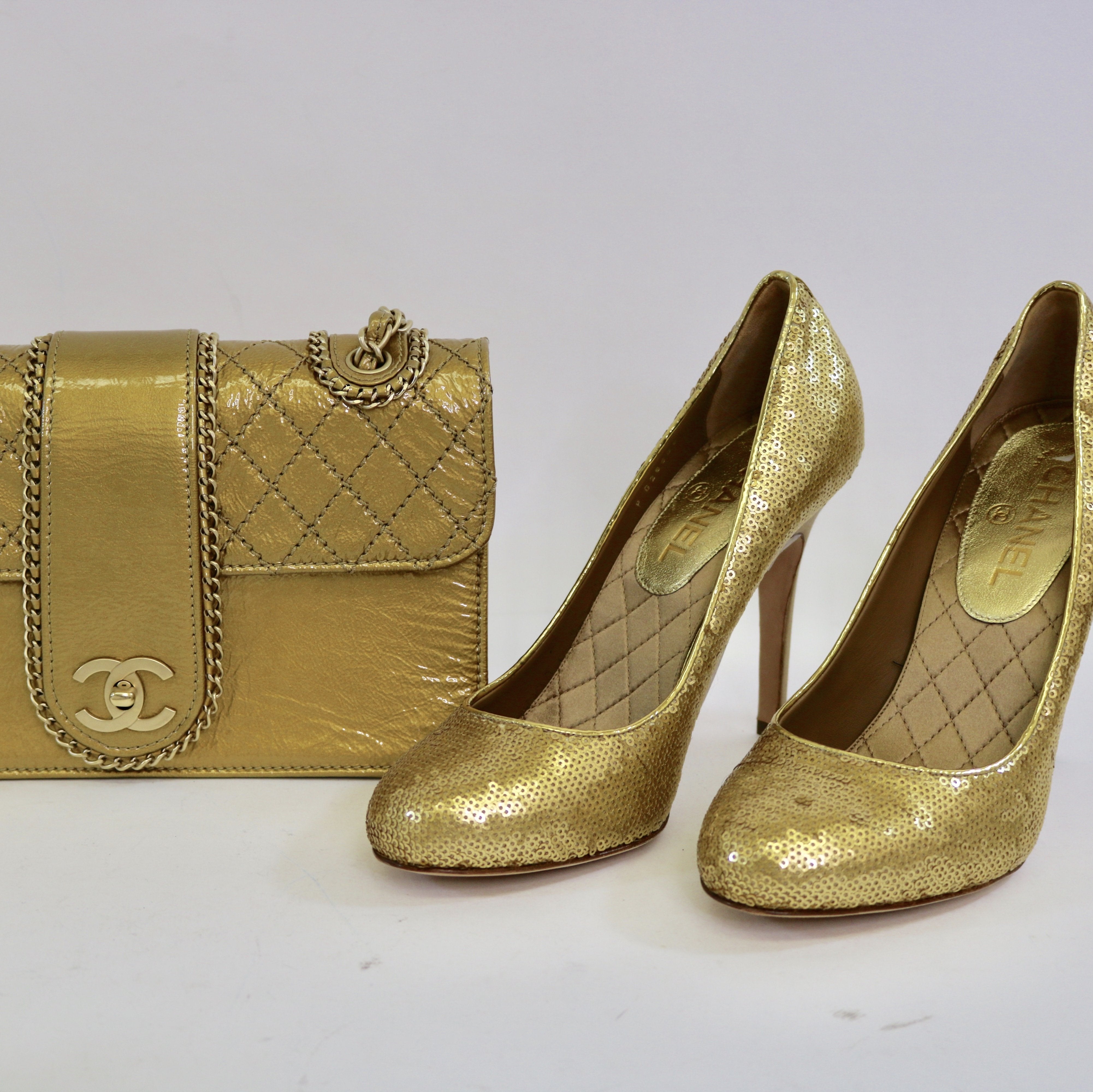 SHOES - Chic To Chic Consignment