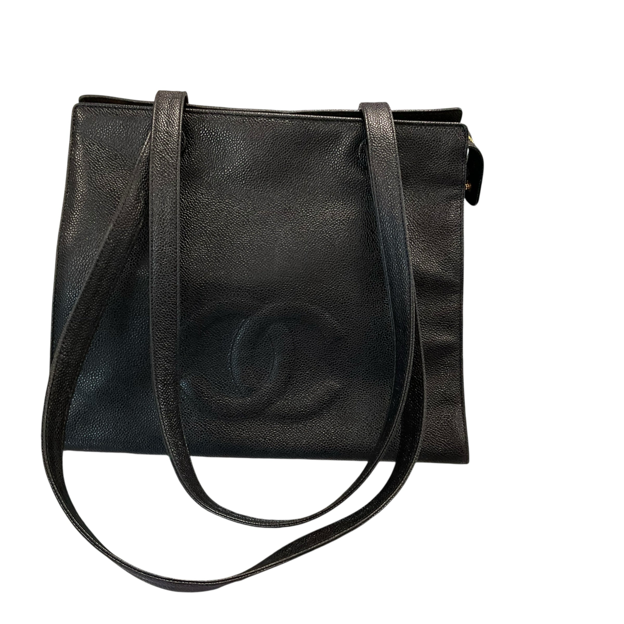 CHANEL Handbag – Chic At The Beach