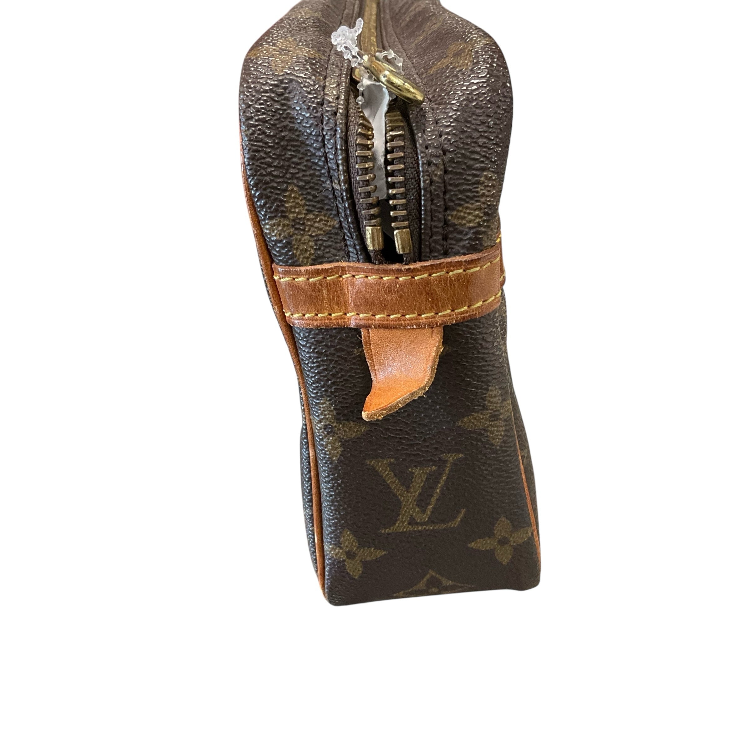Louis Vuitton Accessory – Chic At The Beach