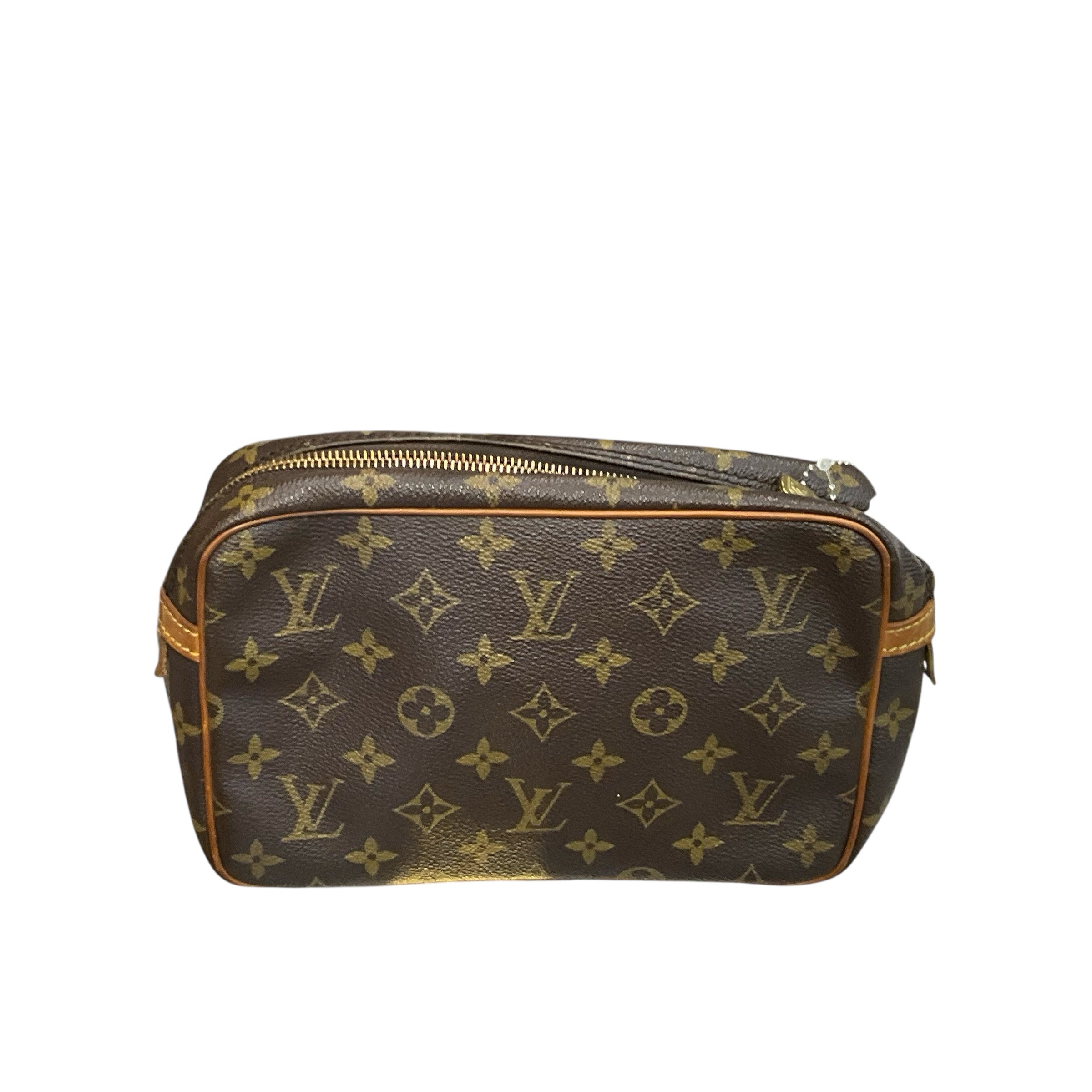 Louis Vuitton Accessory – Chic At The Beach