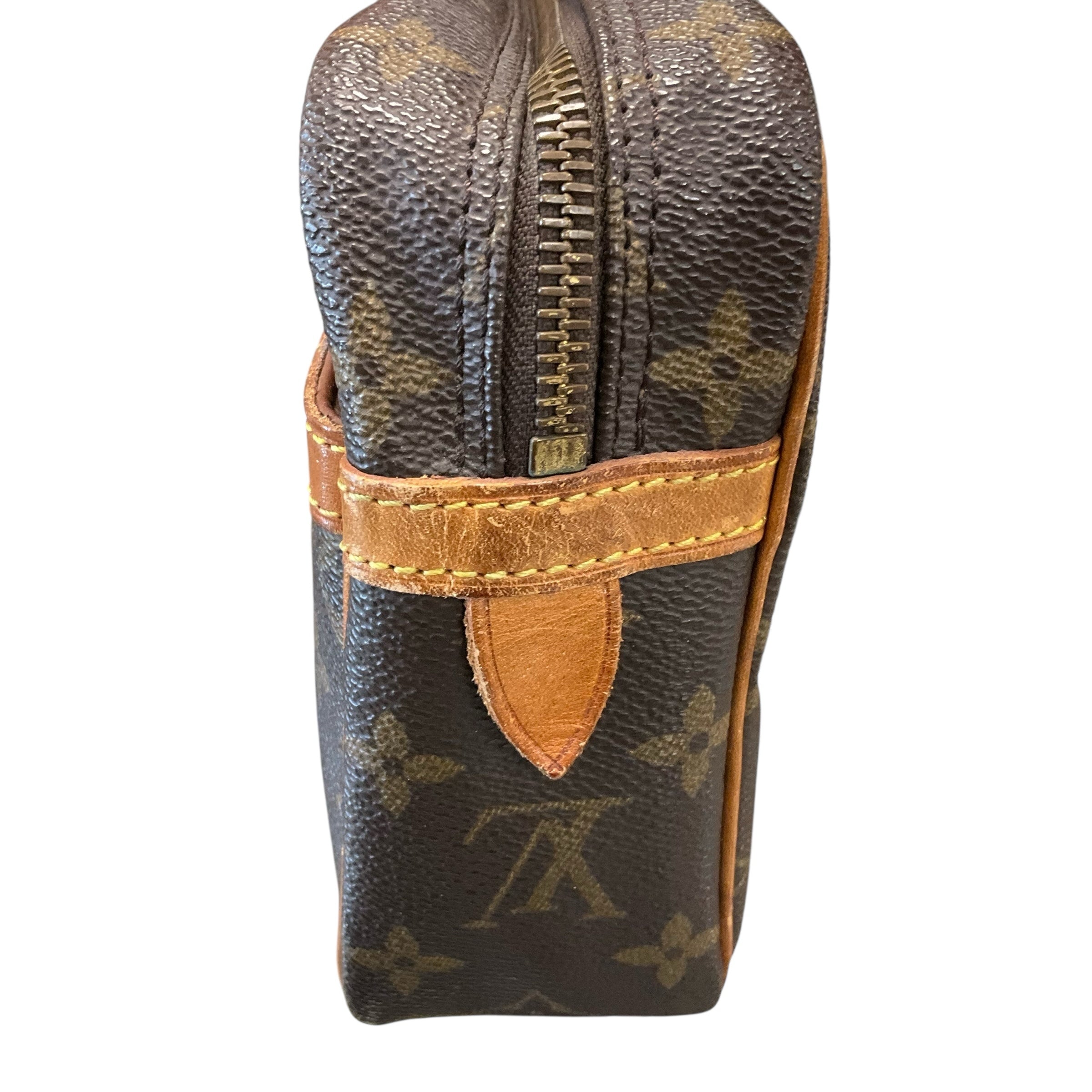 Louis Vuitton Accessory – Chic At The Beach