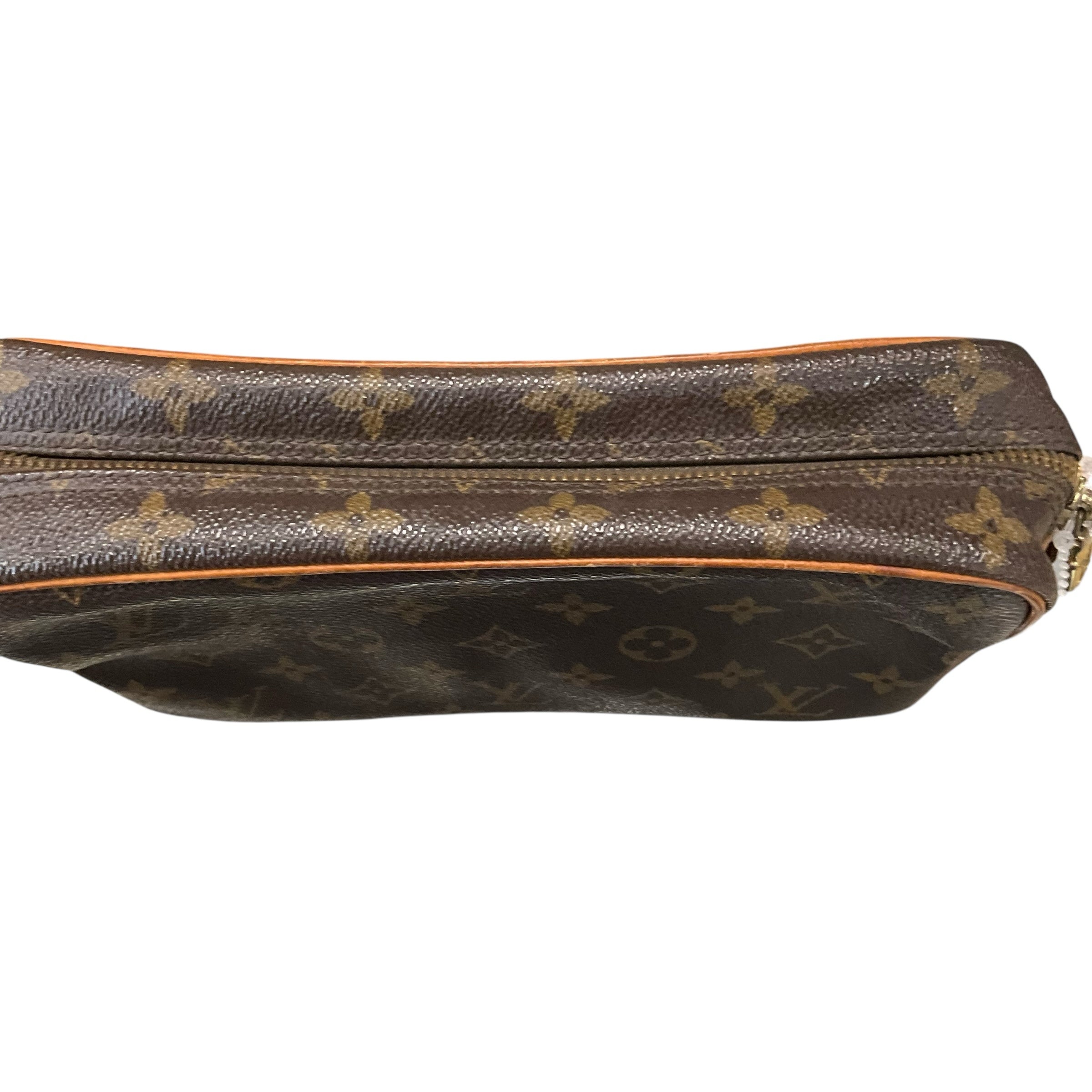 Louis Vuitton Accessory – Chic At The Beach