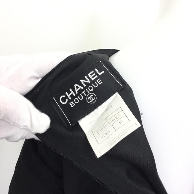 Women's Chanel Square Neck Dress. Size 40 - Chic To Chic Consignment